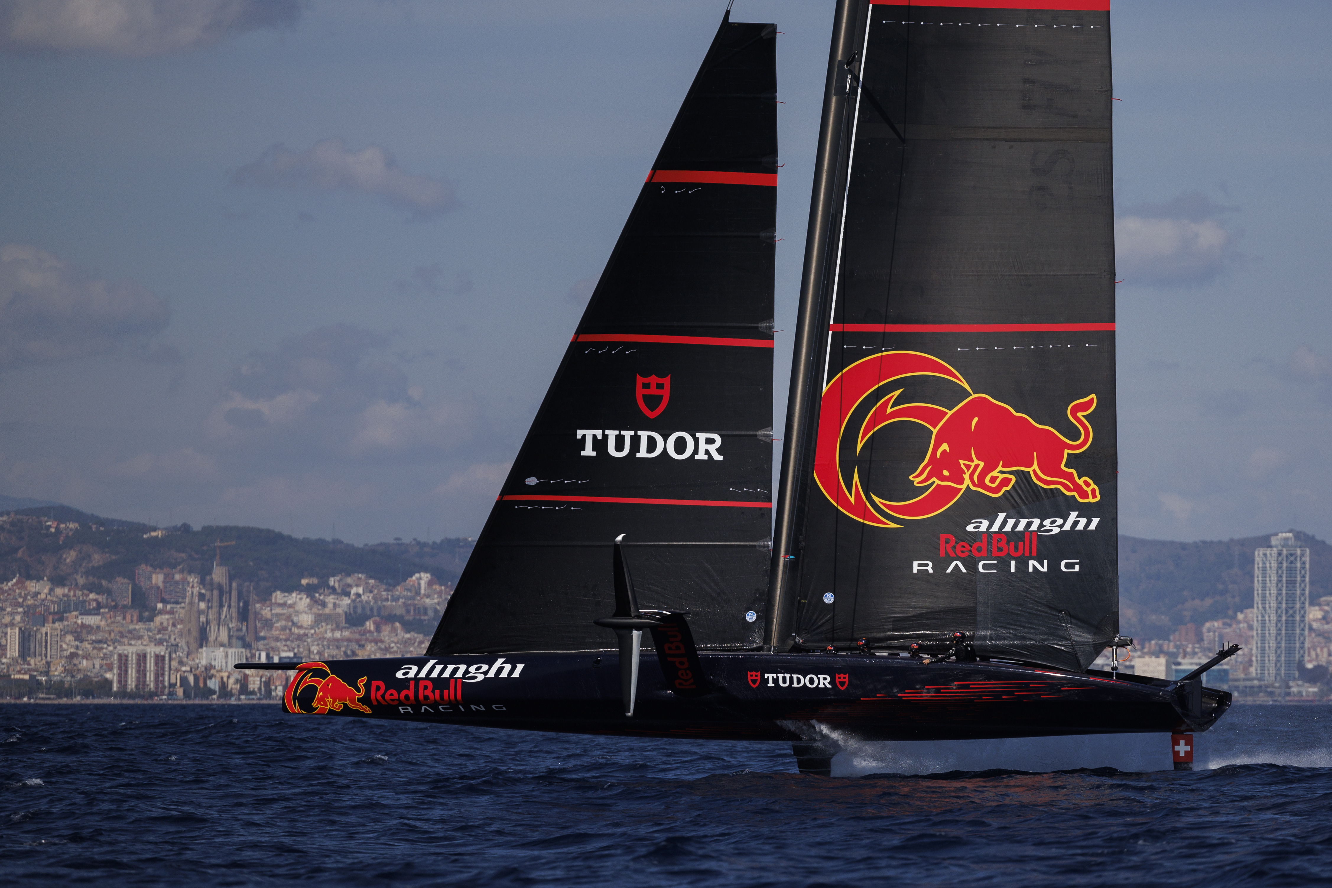 Ripping around on the AC75 - Tudor Team Alinghi